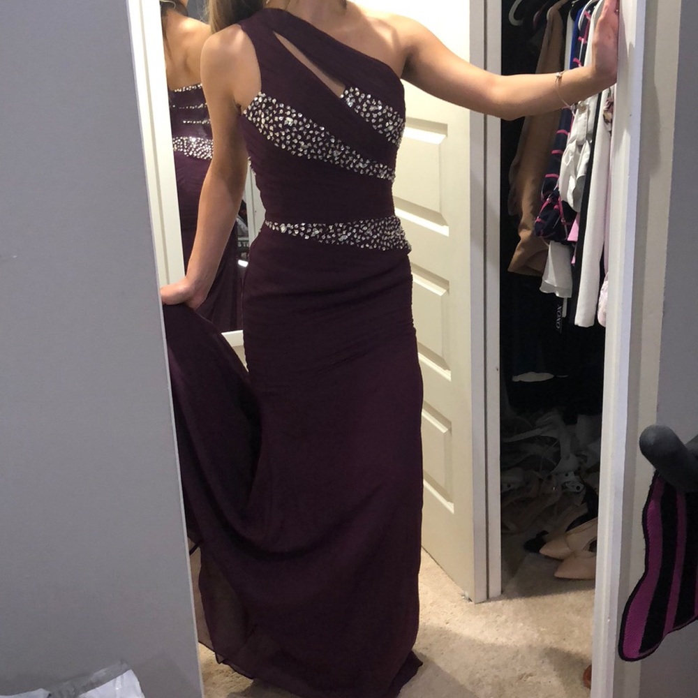 GORGEOUS PURPLE GOWN 😍😍